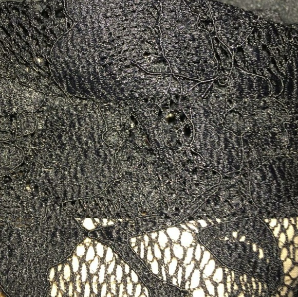 Black lace & beige dress - Picture 5 of 8